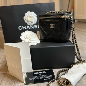 Chanel Vanity Black in champagne gold